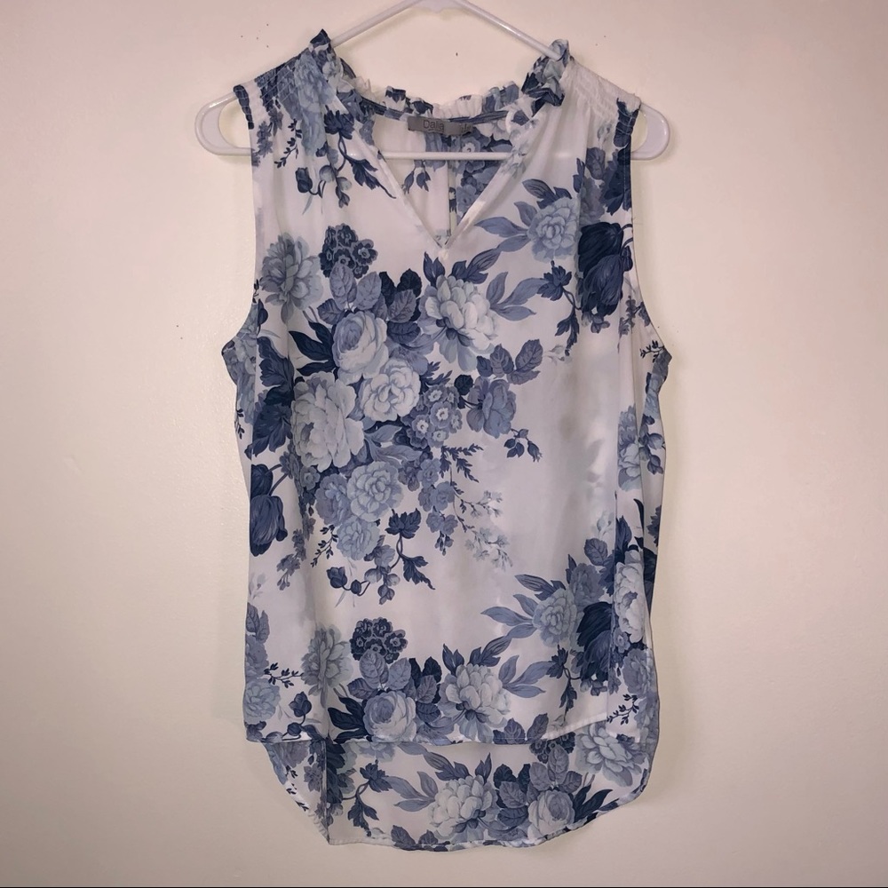 Dalia Flowers 🌺💙 Tank Top